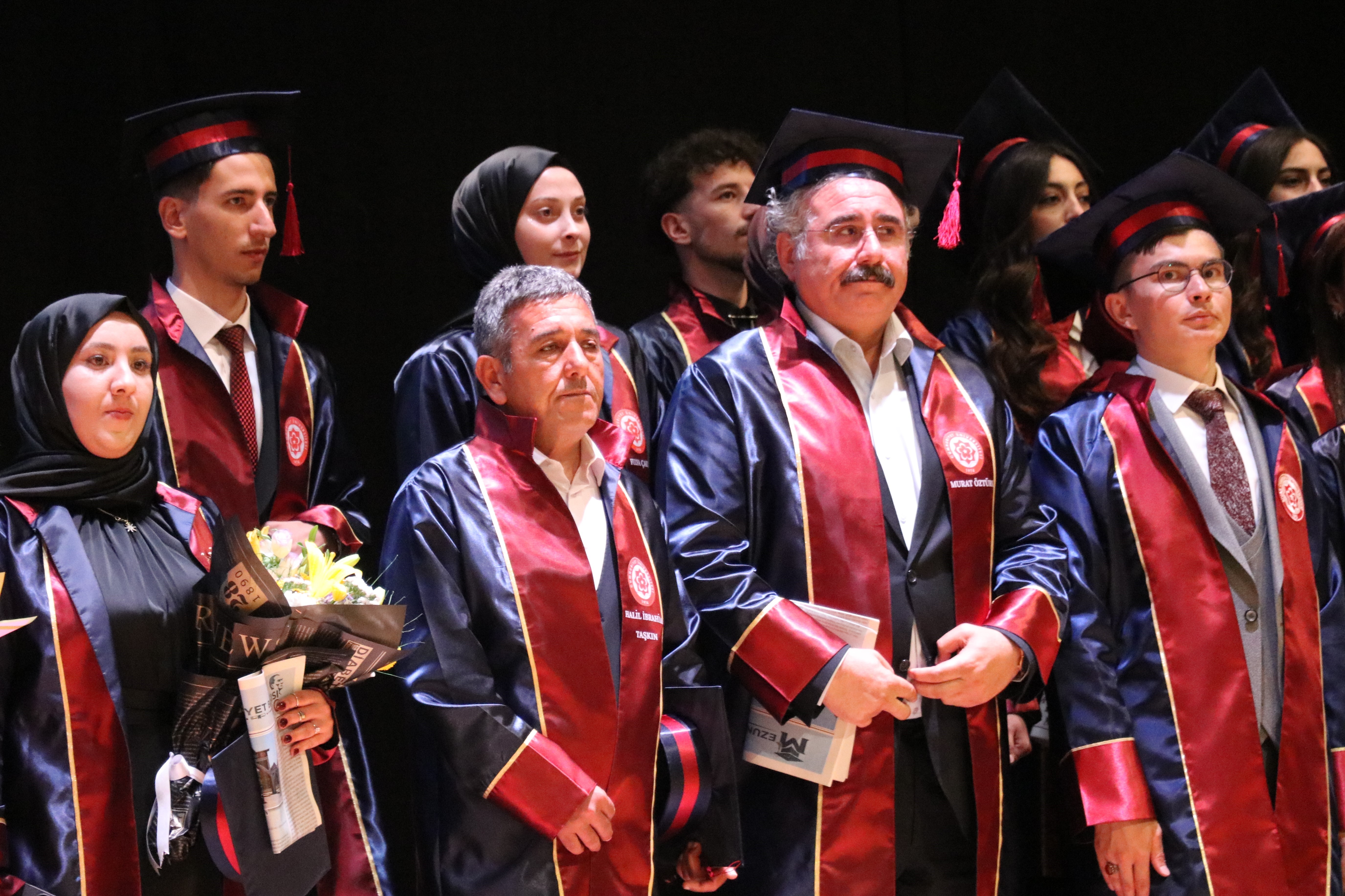 Yarım asrı devirdiler, cübbe giyip mezun oldular