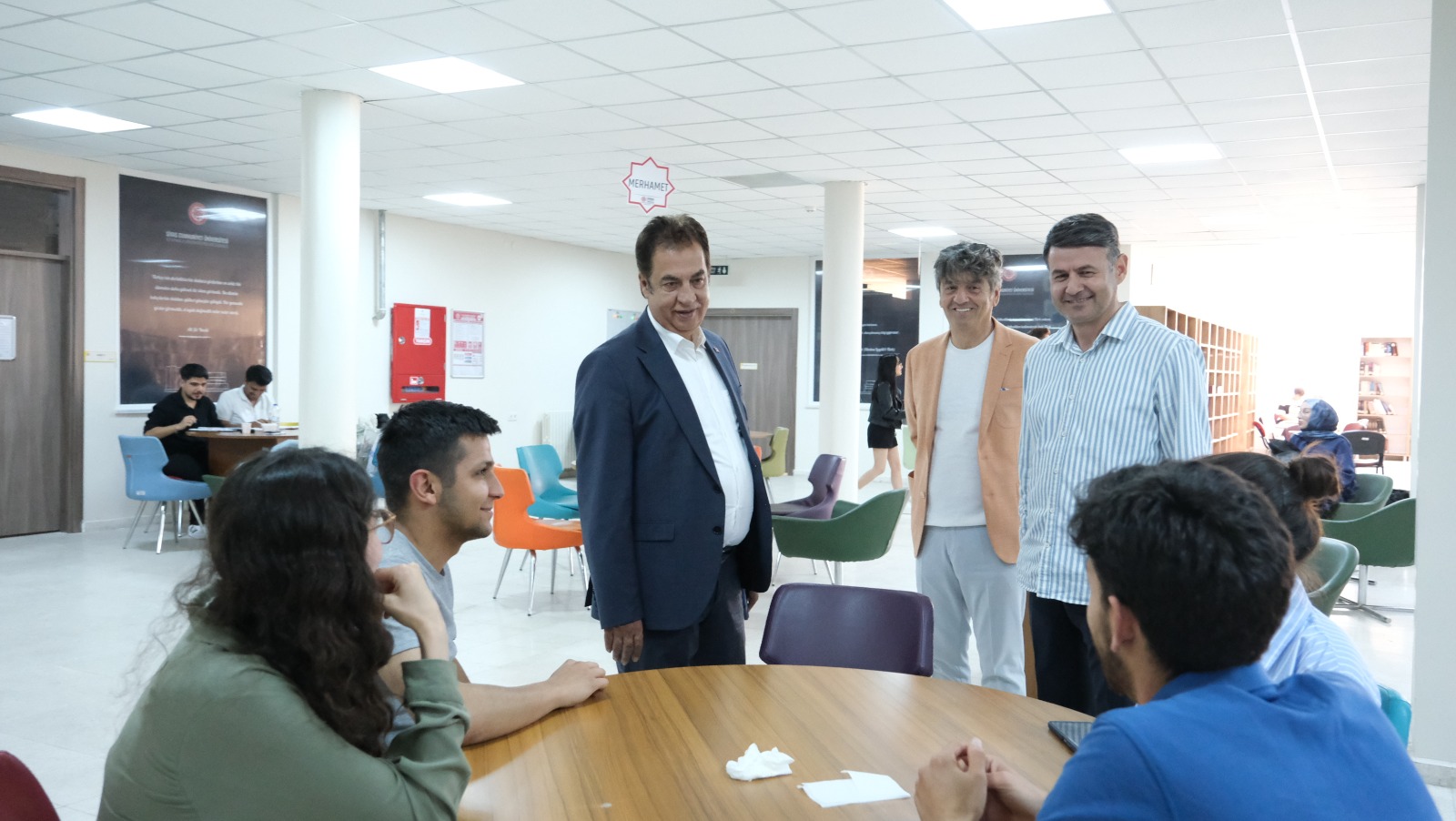 Öğrencilere hem moral hem ikram