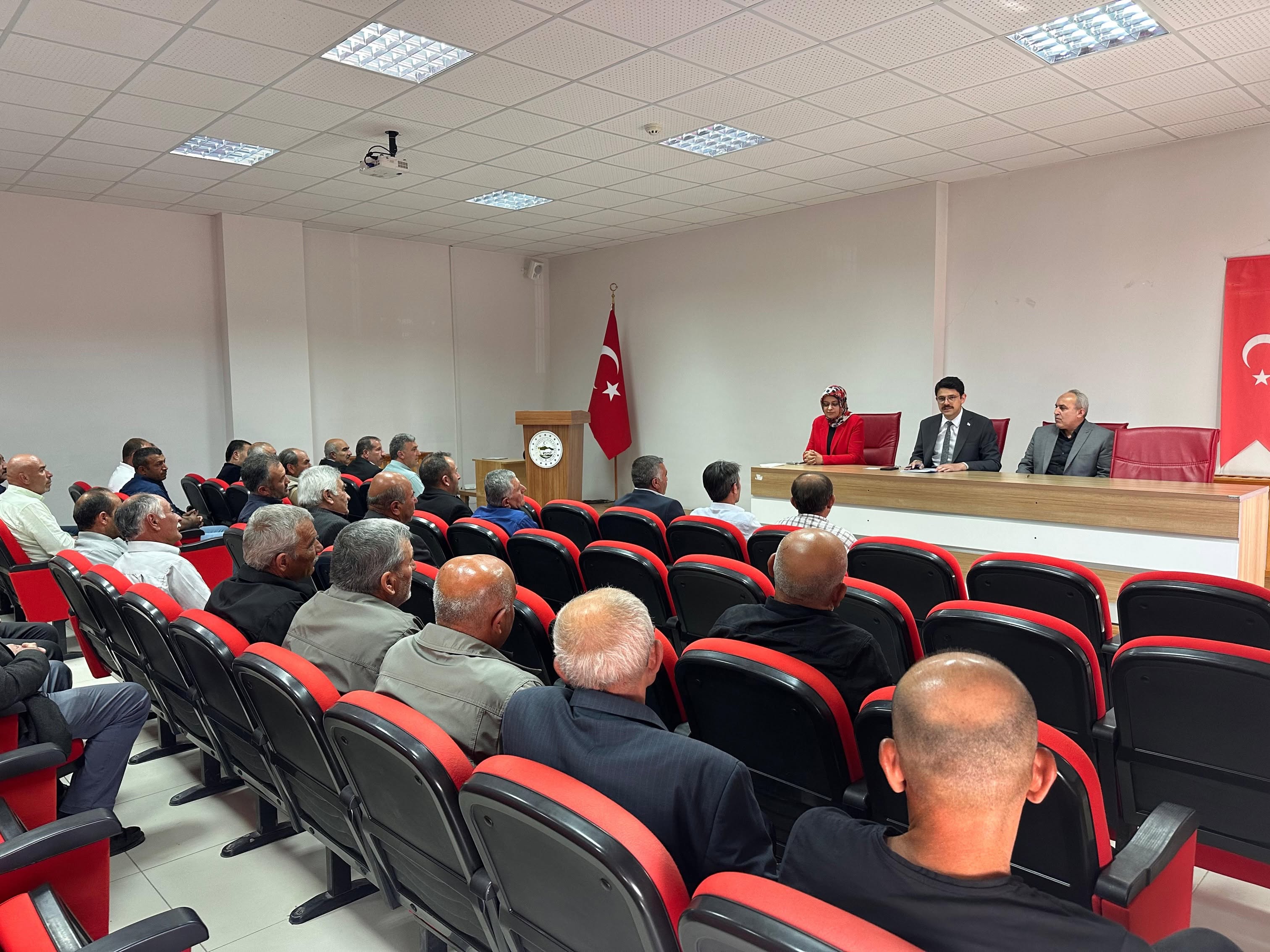 Ulaş Kaymakamı muhtarlarla buluştu
