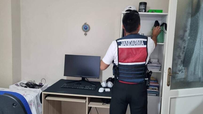 MİT'ten kredi kartı dolandırıcılarına operasyon