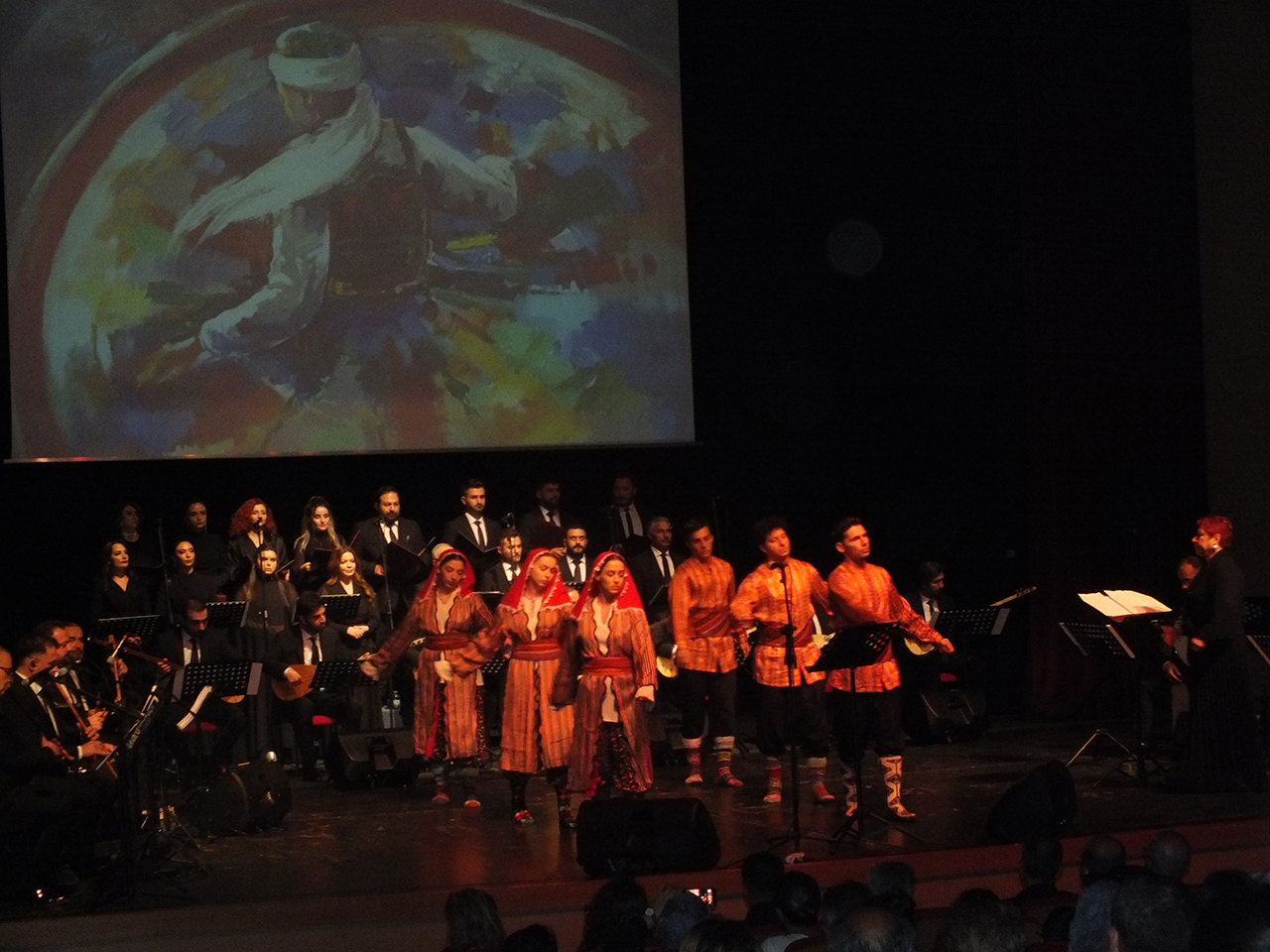 Sivas'ta Devlet THM Korosu ses sanatçıları konser verdi