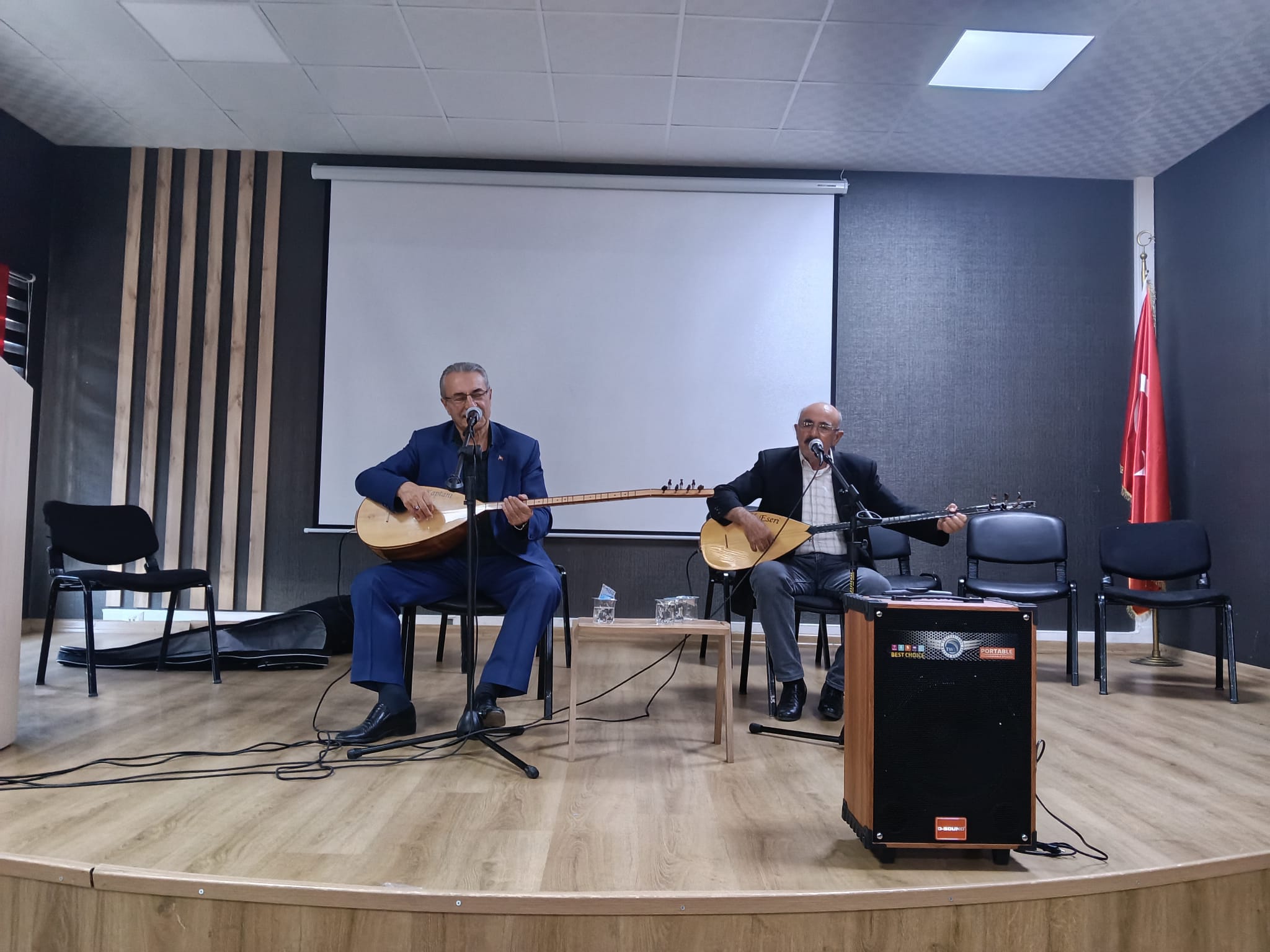 Sivas'ta "Ozanların Dilinden" şiir ve müzik ziyafeti