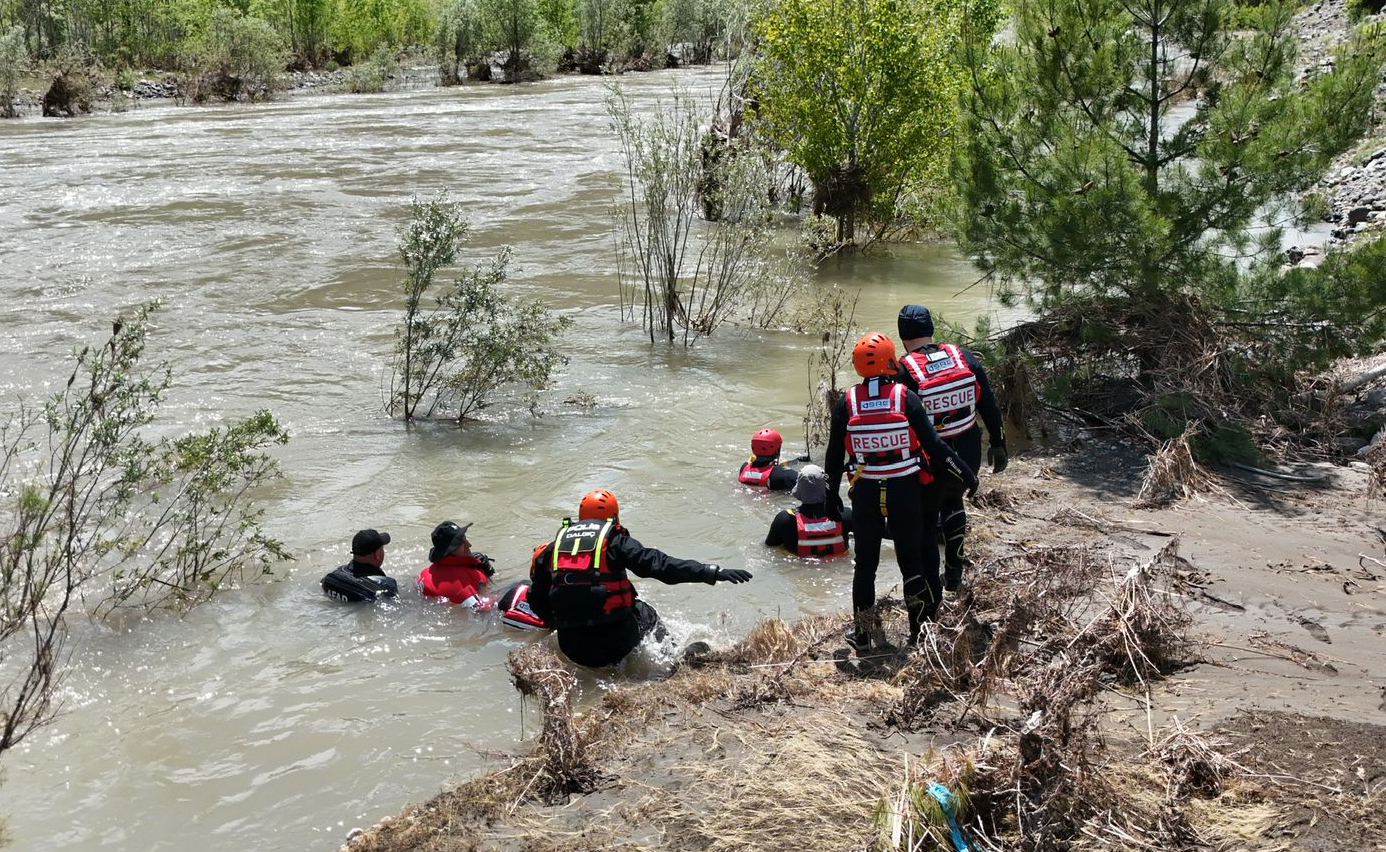 Sivas'ta kazadan sonra kaybolan genç kızı Kelkit Irmağı'nda arama çalışmaları sürüyor