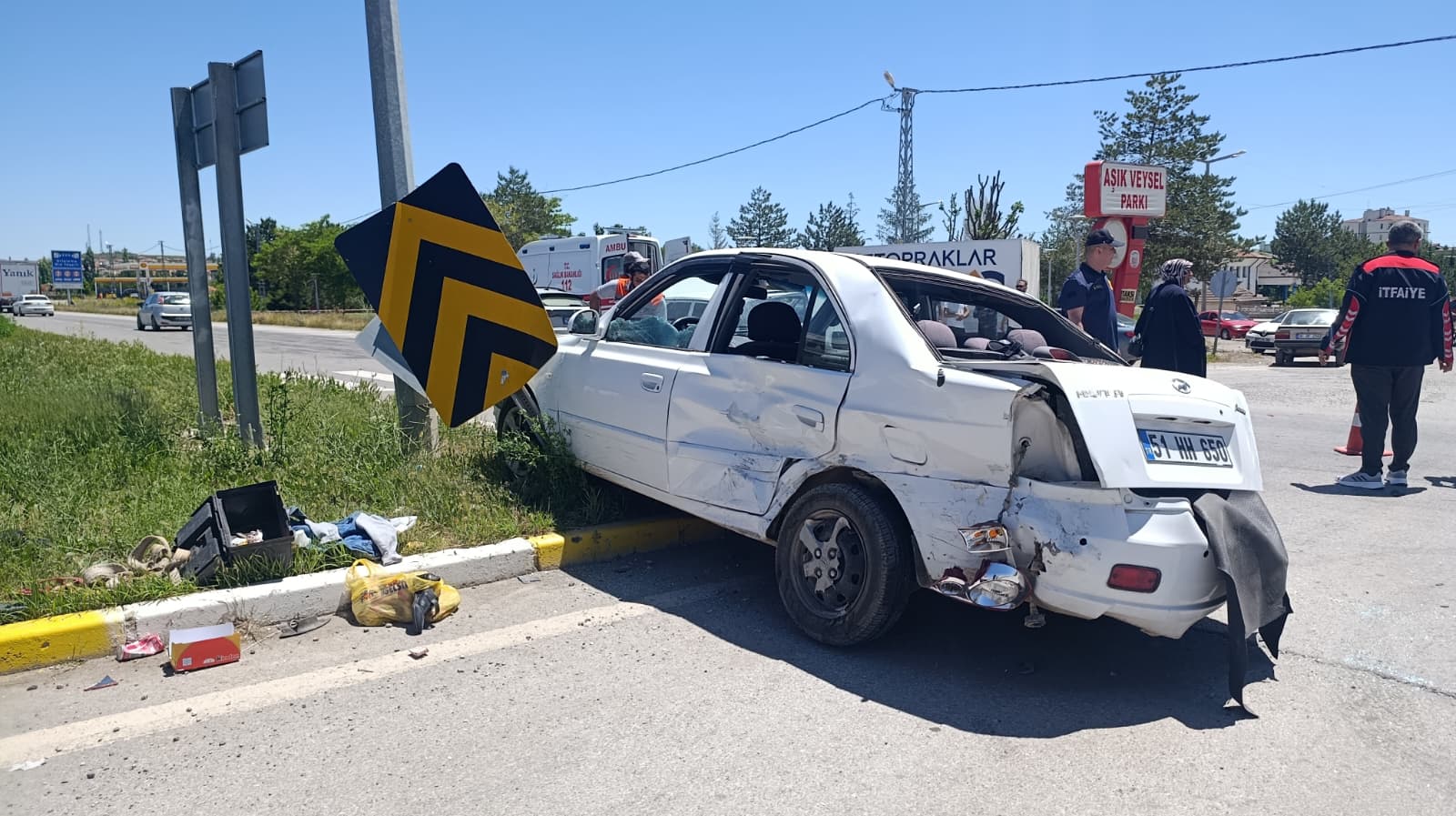 Şarkışla'da iki otomobilin çarpıştığı kazada 2 kişi yaralandı