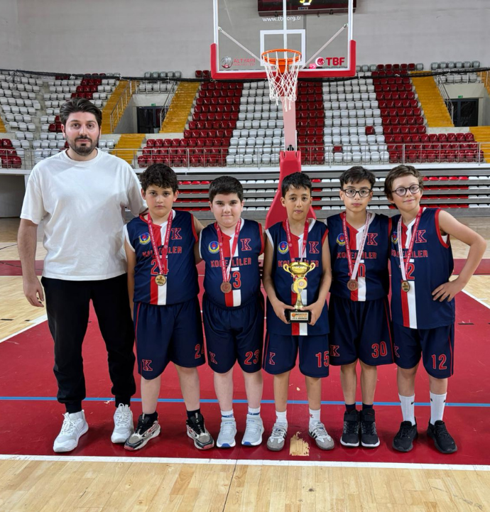 İki günde 3 kupa kazandı