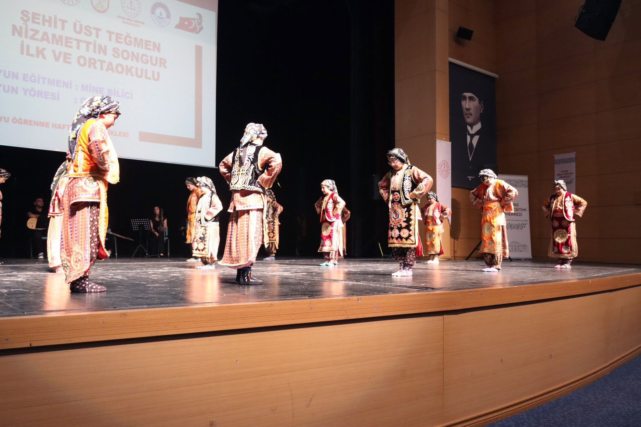 Sivas'ta kültürel miras sahneye taşındı