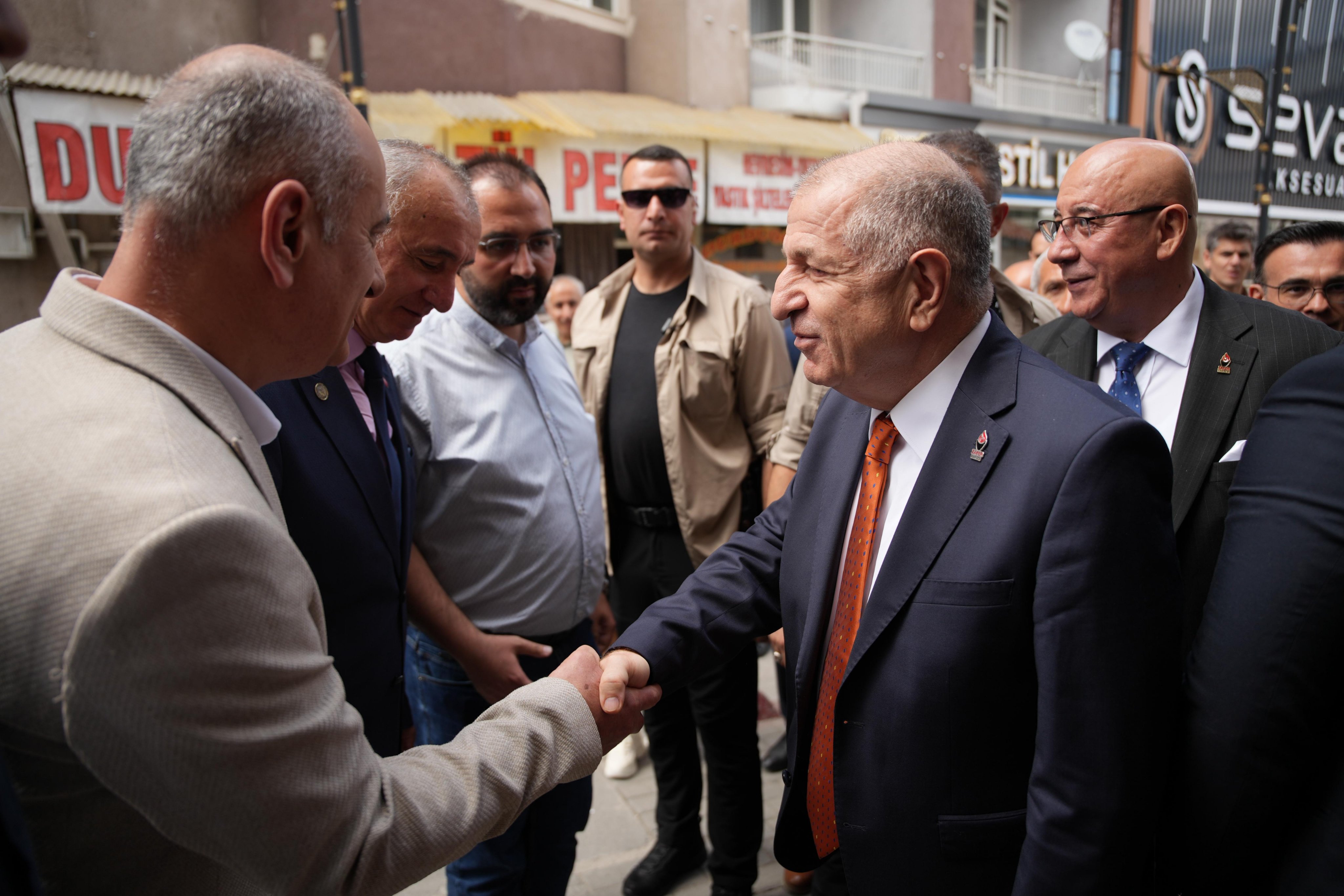 Ümit Özdağ’dan Sivas Türk Ocakları’na ziyaret
