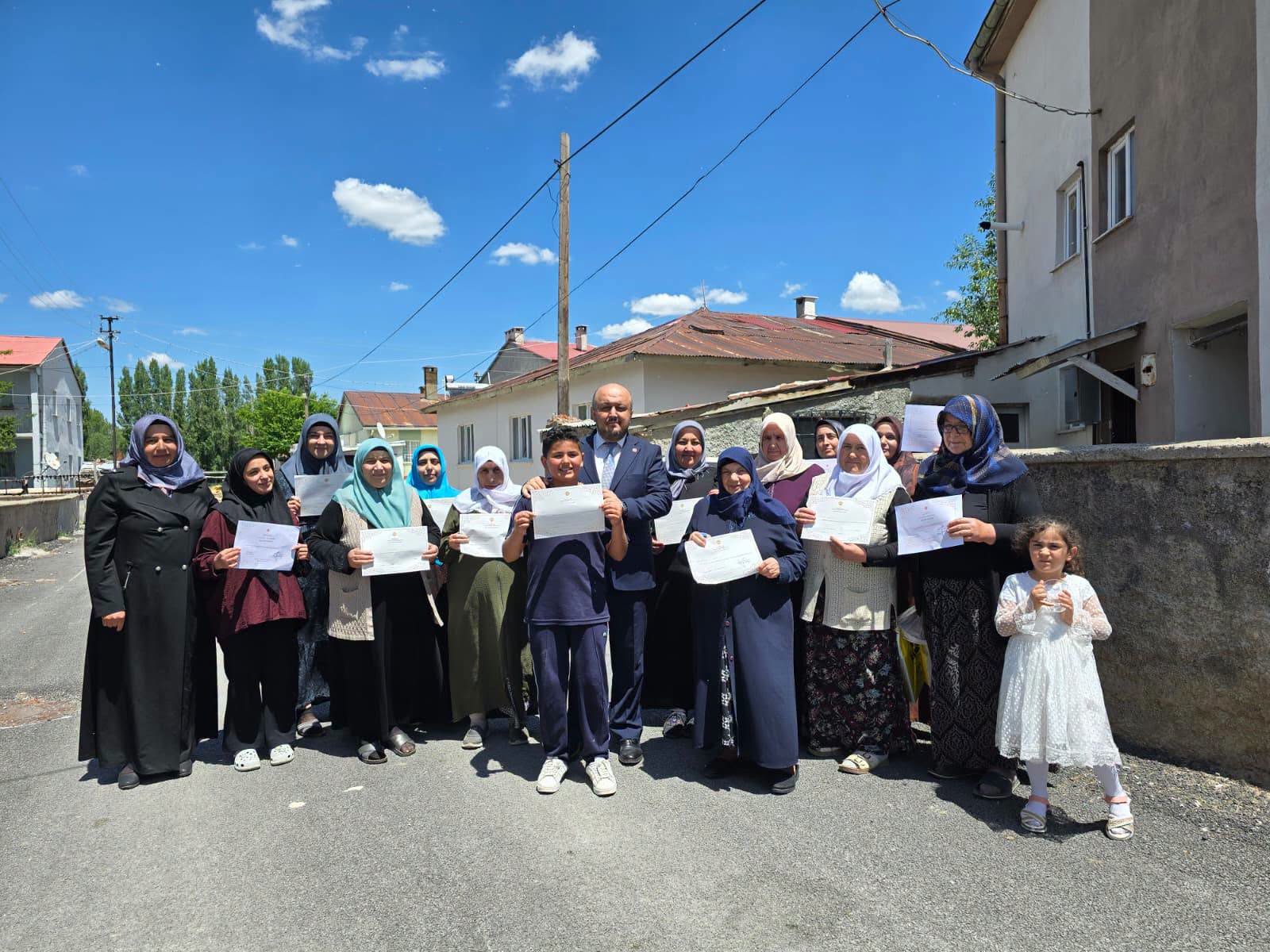 Ulaş'ta Kur'an kursunu bitiren kursiyerlere belgeleri verildi