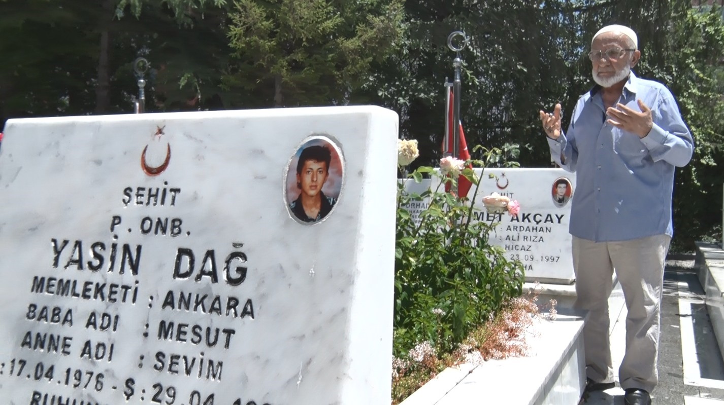 Şehit babalarının buruk Babalar Günü