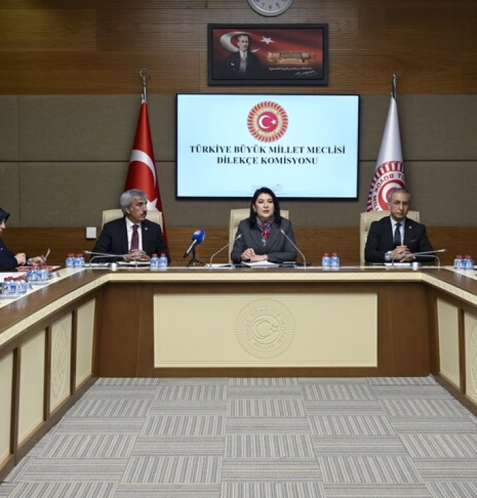 Meclise "kadınlar da askere alınsın" başvurusu