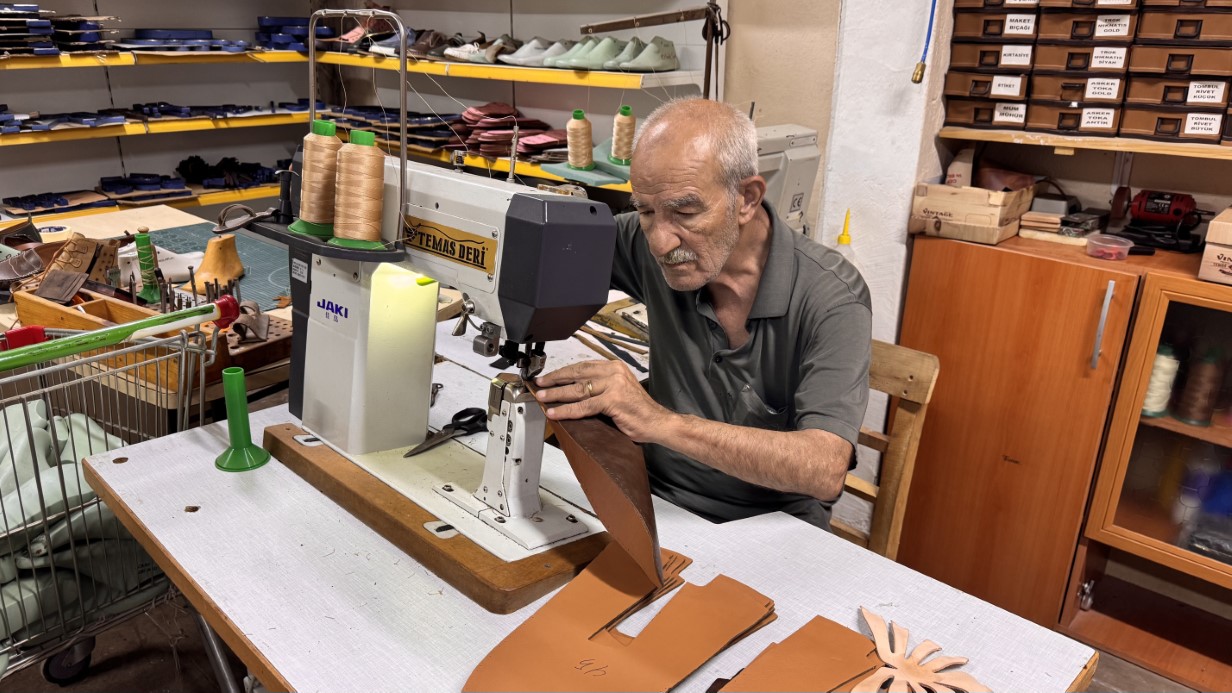 Emektar kunduracılar çırak bulamamaktan dertli
