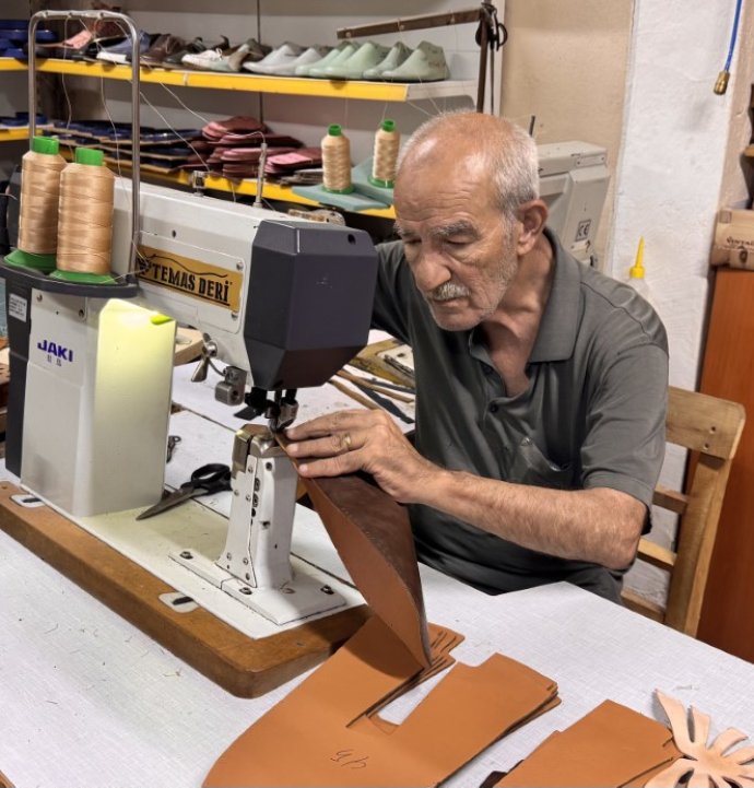 Emektar kunduracılar çırak bulamamaktan dertli