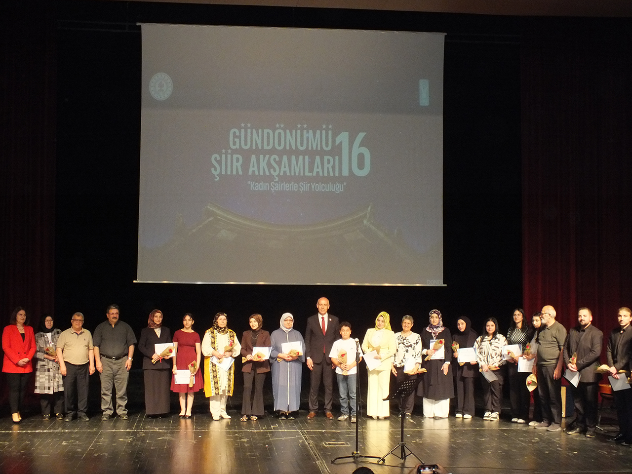 Sivas'ta "Gündönümü Şiir Akşamları" rüzgarı