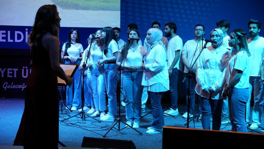 Sivas'ta konservatuvarın ilk mezunları diplomalarını aldı