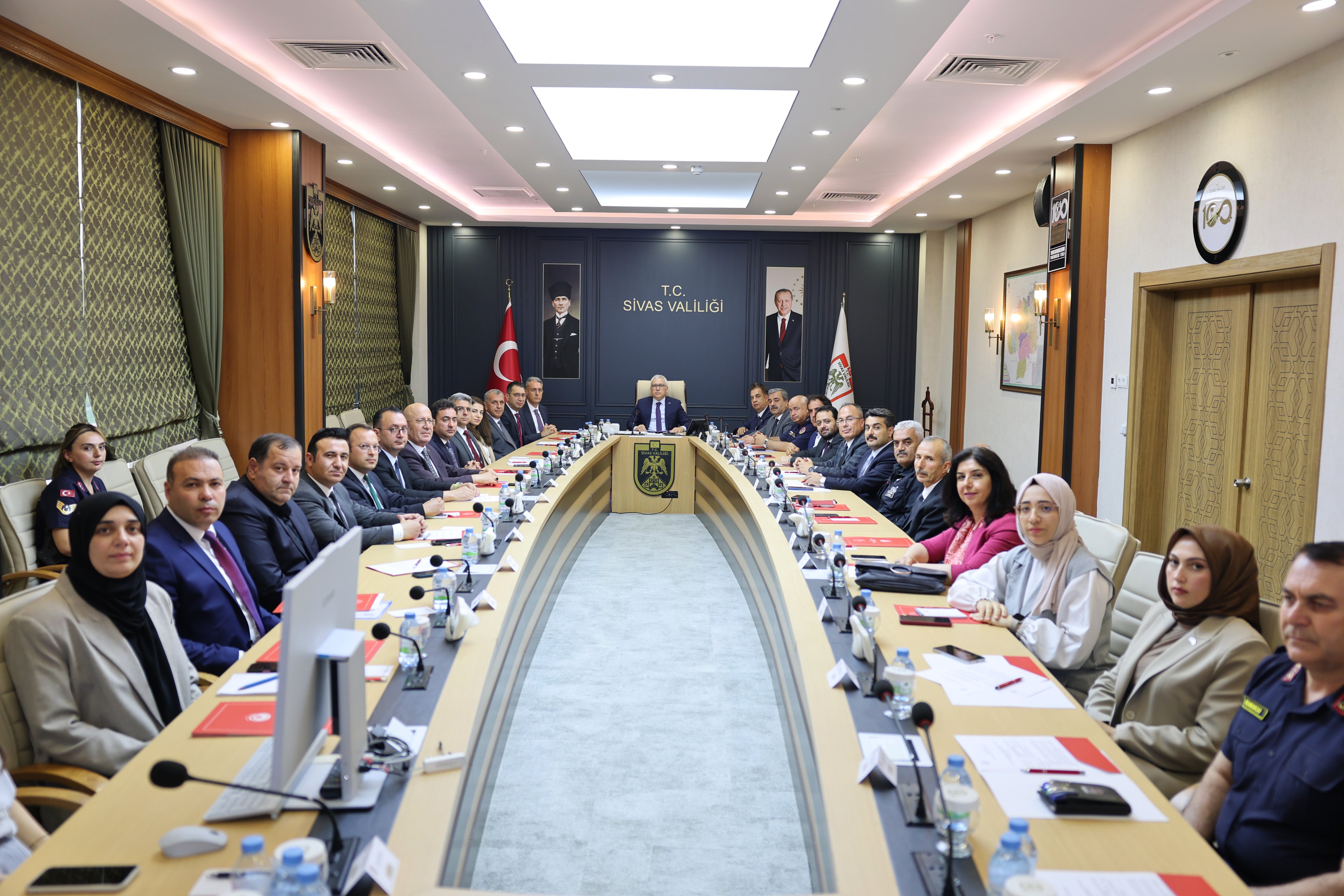 Sivas'ta kritik zirve: Kadına yönelik şiddetle mücadele için yeni kararlar alındı