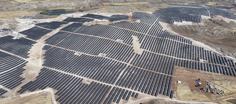 Sivas'a dev enerji yatırımı: 1000 MW kapasiteli güneş santrali projesi yasalaştı