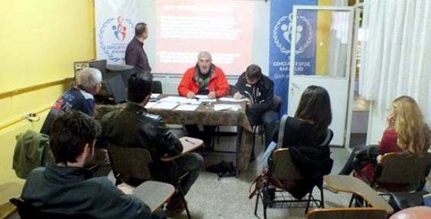 Yüzme Hakem Gelişim Semineri Yapıldı 