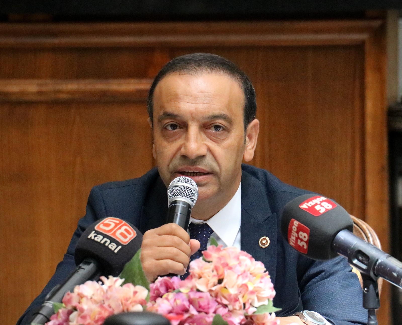 Özyürek’ten Sivasspor için kritik çağrı