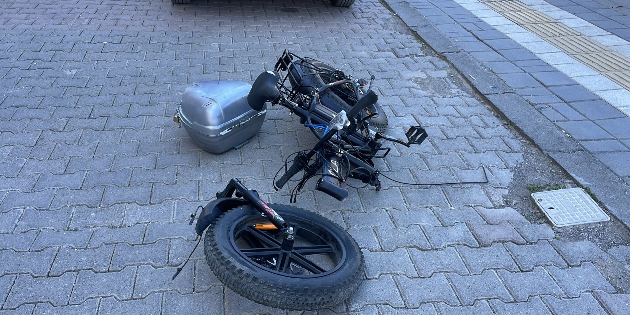 Kamyonetin çarptığı 17 yaşındaki elektrikli bisiklet sürücüsü ağır yaralandı!