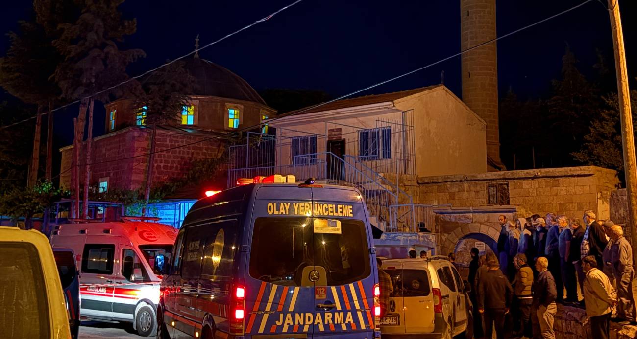 Cami cemaatine bıçaklı saldırı: 2 ölü