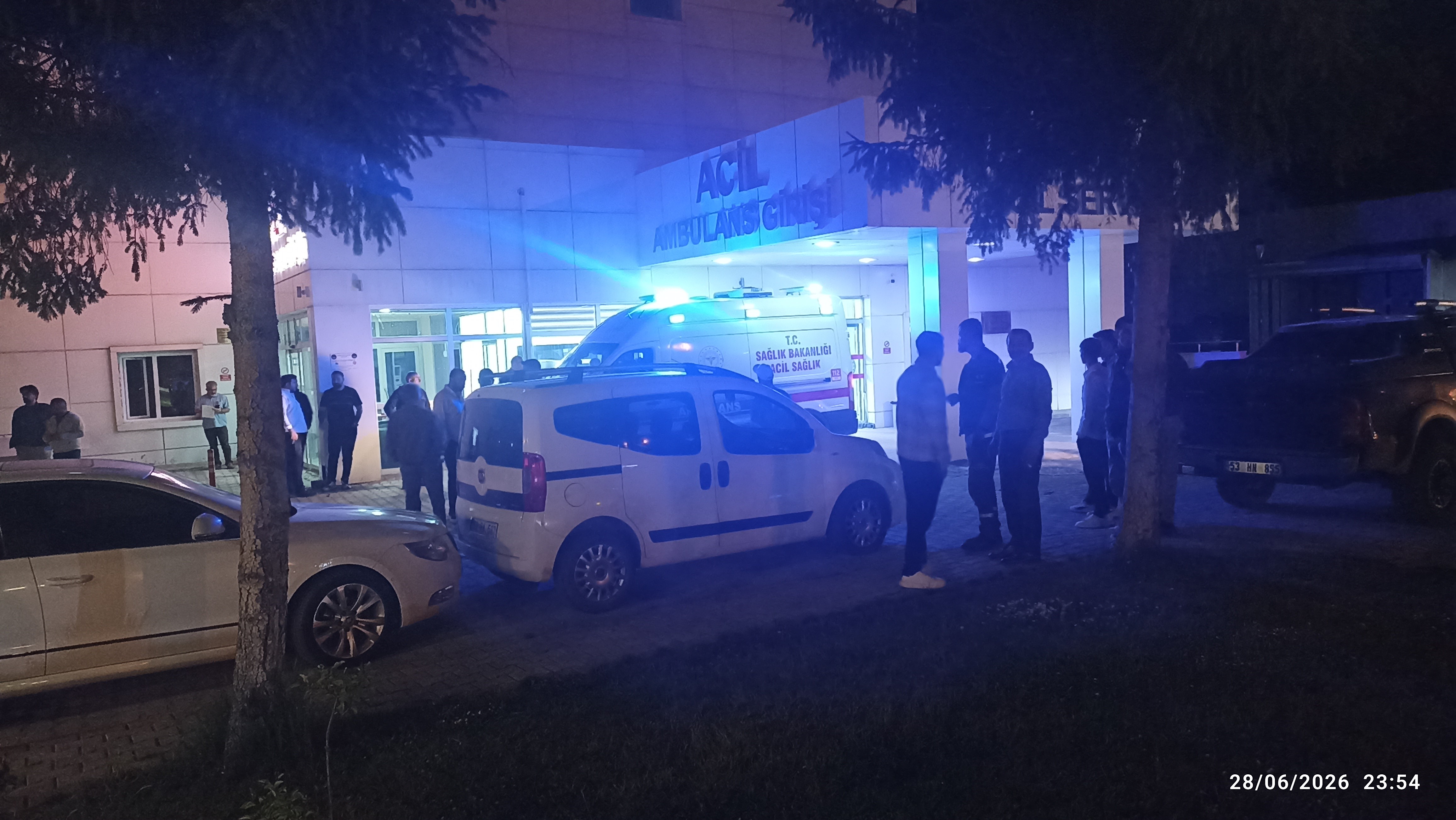 Gürün'de sokak ortasında silahlı kavga