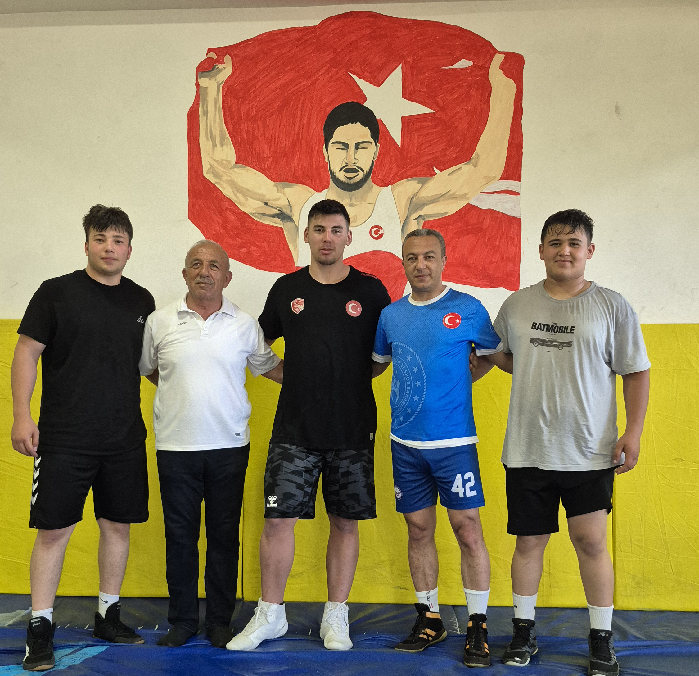 Sivaslı güreşçi dünya peşinde