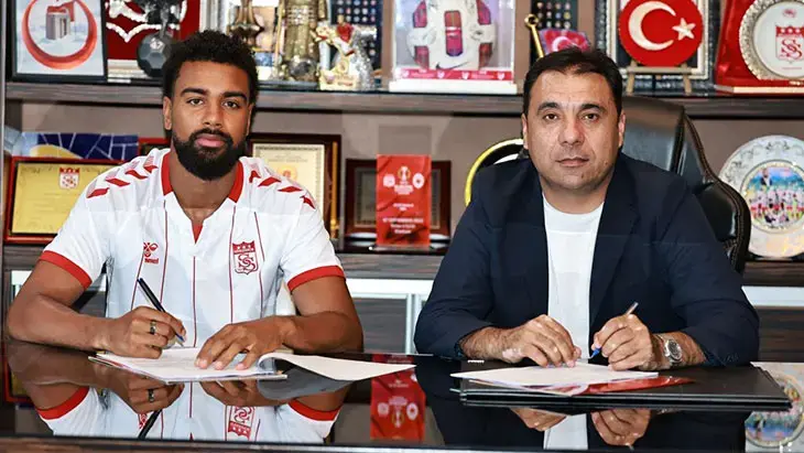Sivasspor'un eski stoperi Sonko Göztepe yolcusu!