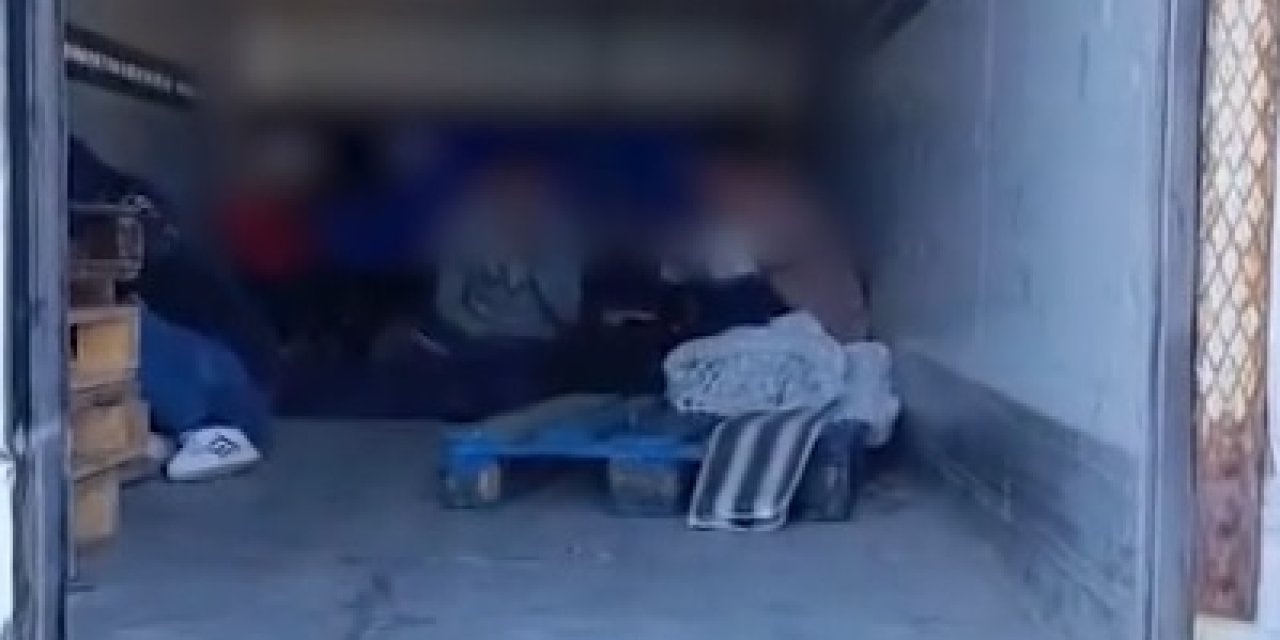 Sivas'ta kamyon kasasından göçmen çıktı: 3 tutuklama