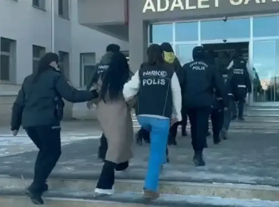 Sivas'ta zehir tacirlerine ağır darbe: 137 bin sentetik ecza ele geçirildi!