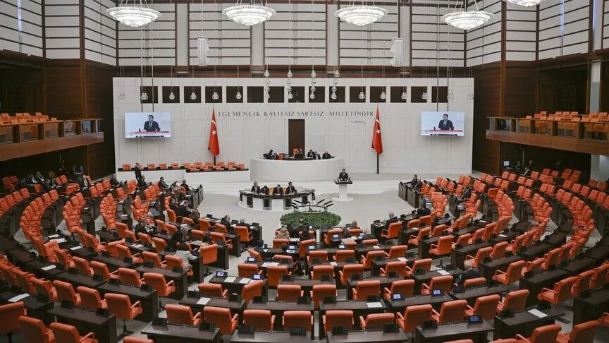 Meclis Genel Kurulu'nda "çoğunluk" gerginliği