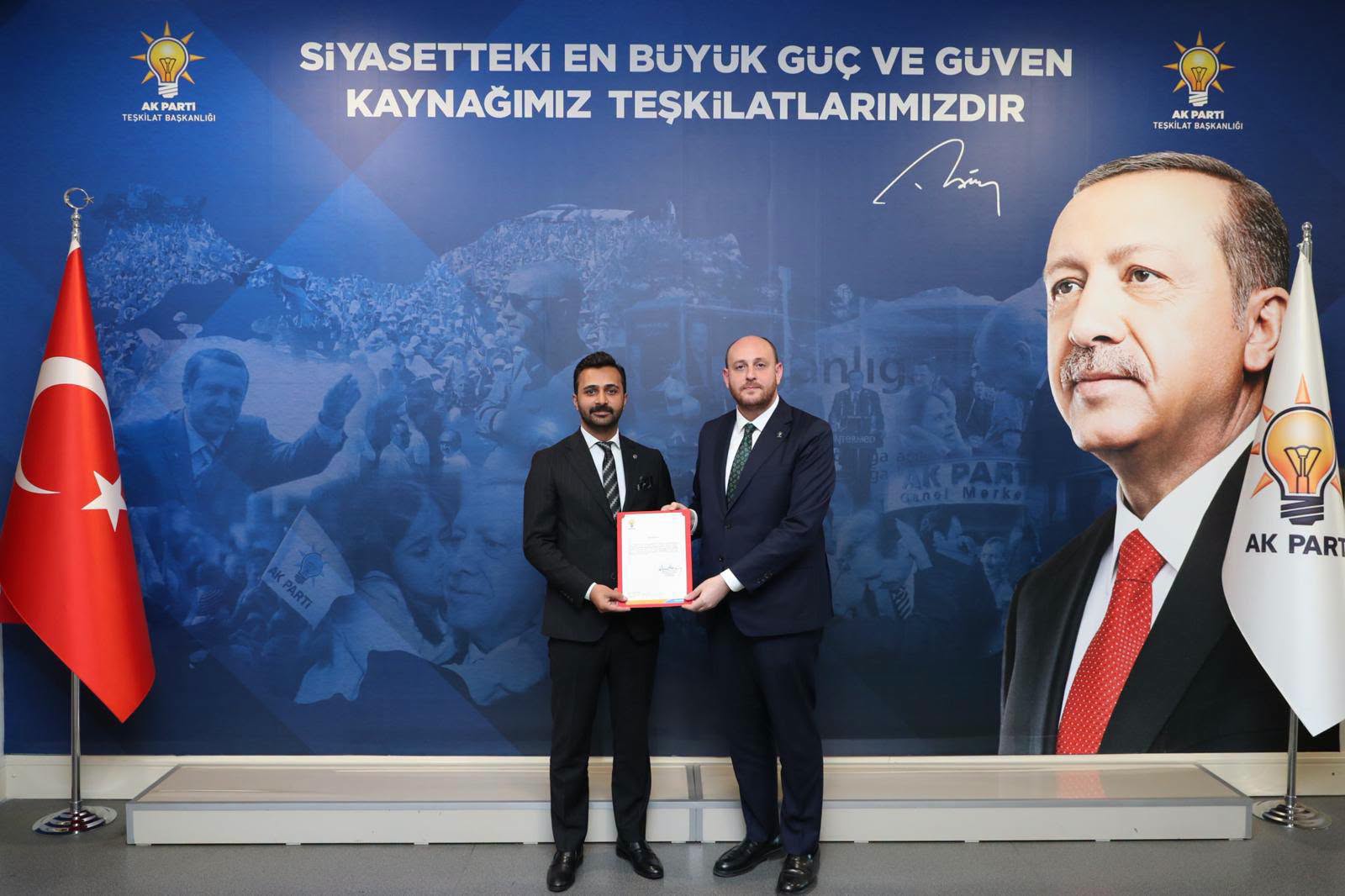 AK Parti Sivas'ta bayrak değişimi