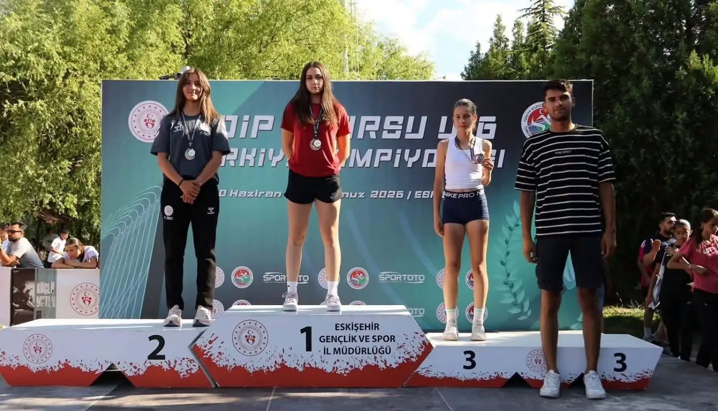 Sivaslı atletlerden çifte gurur!