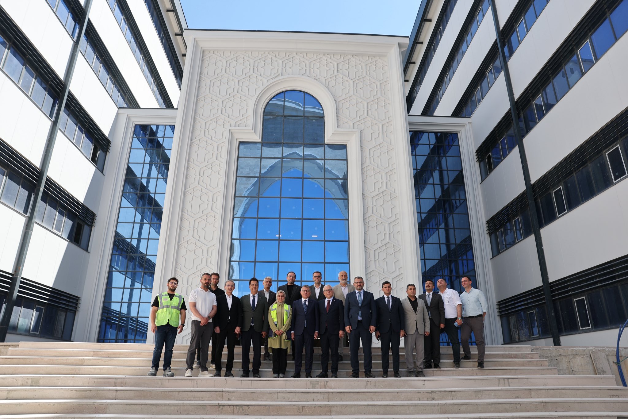 Bölgenin en büyük sağlık yatırımı olan 1071 yataklı dev hastanede inceleme