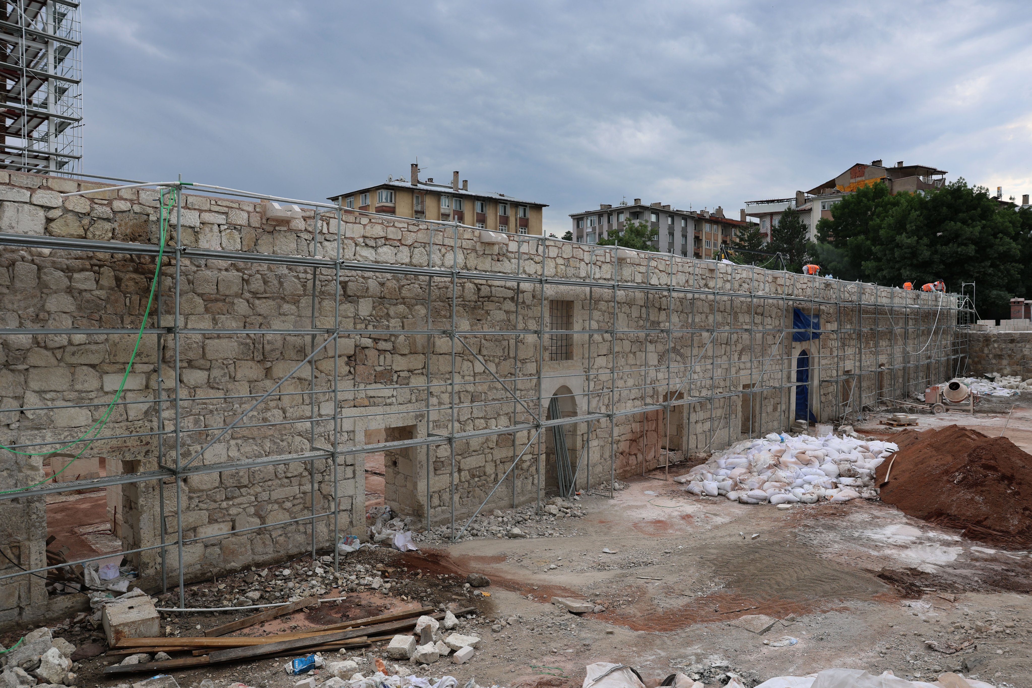 Sivas Ulu Cami'deki restorasyon çalışmaları yerinde incelendi