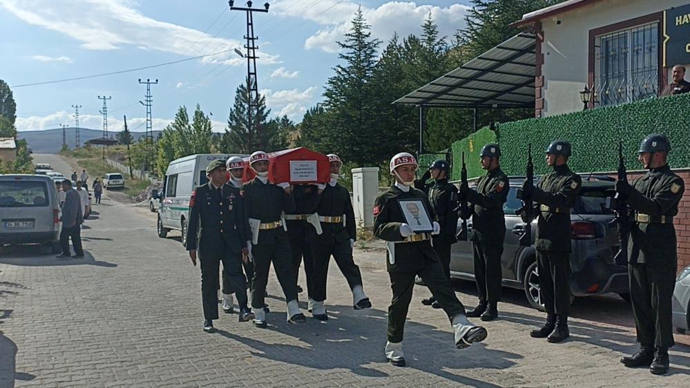 Emekli astsubay son yolculuğuna uğurlandı