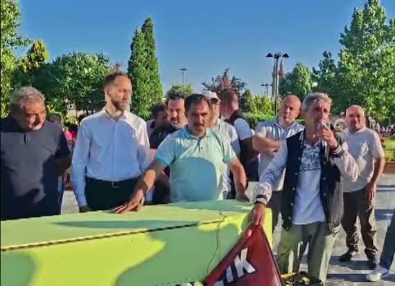 SİDEMİR işçileri tabutlu eylem yaptı