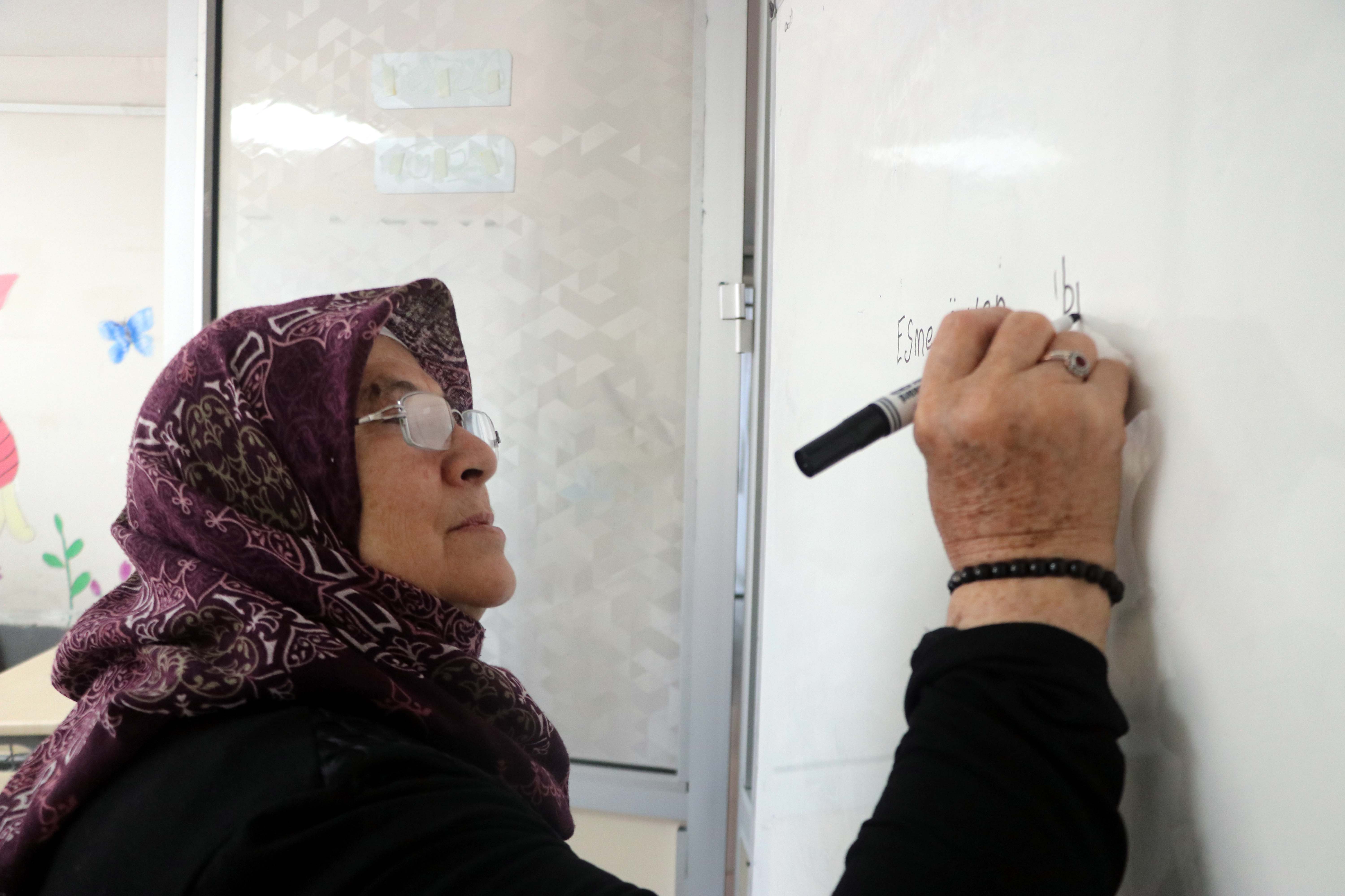Yarım kalan hayalini 70 yaşında gerçekleştirdi