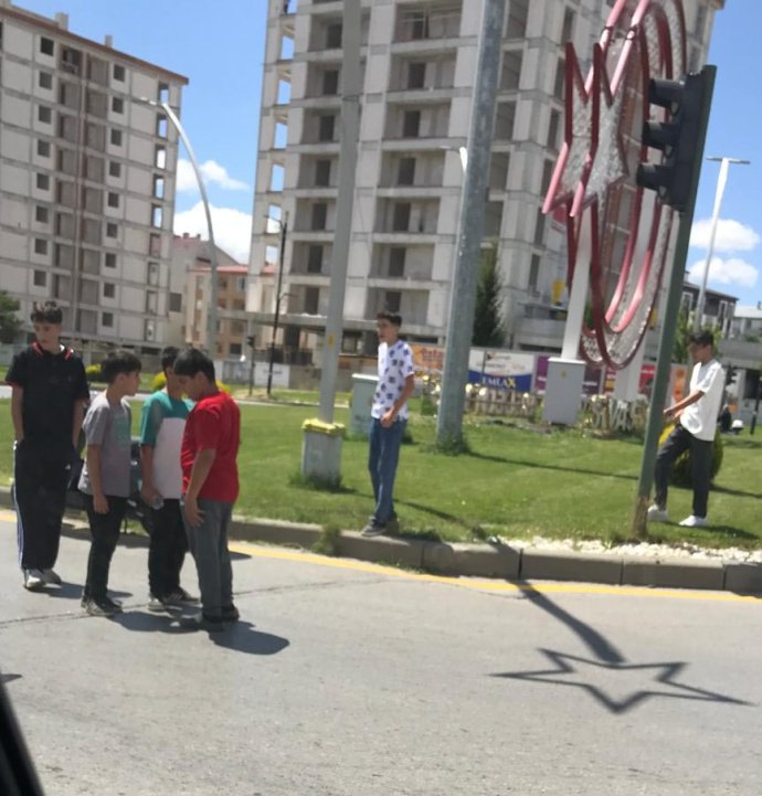 Kılavuz Kavşağı'nda yayaya araç çarptı