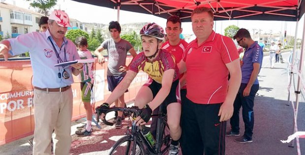 Bisikletçiler Alanya Yolcusu