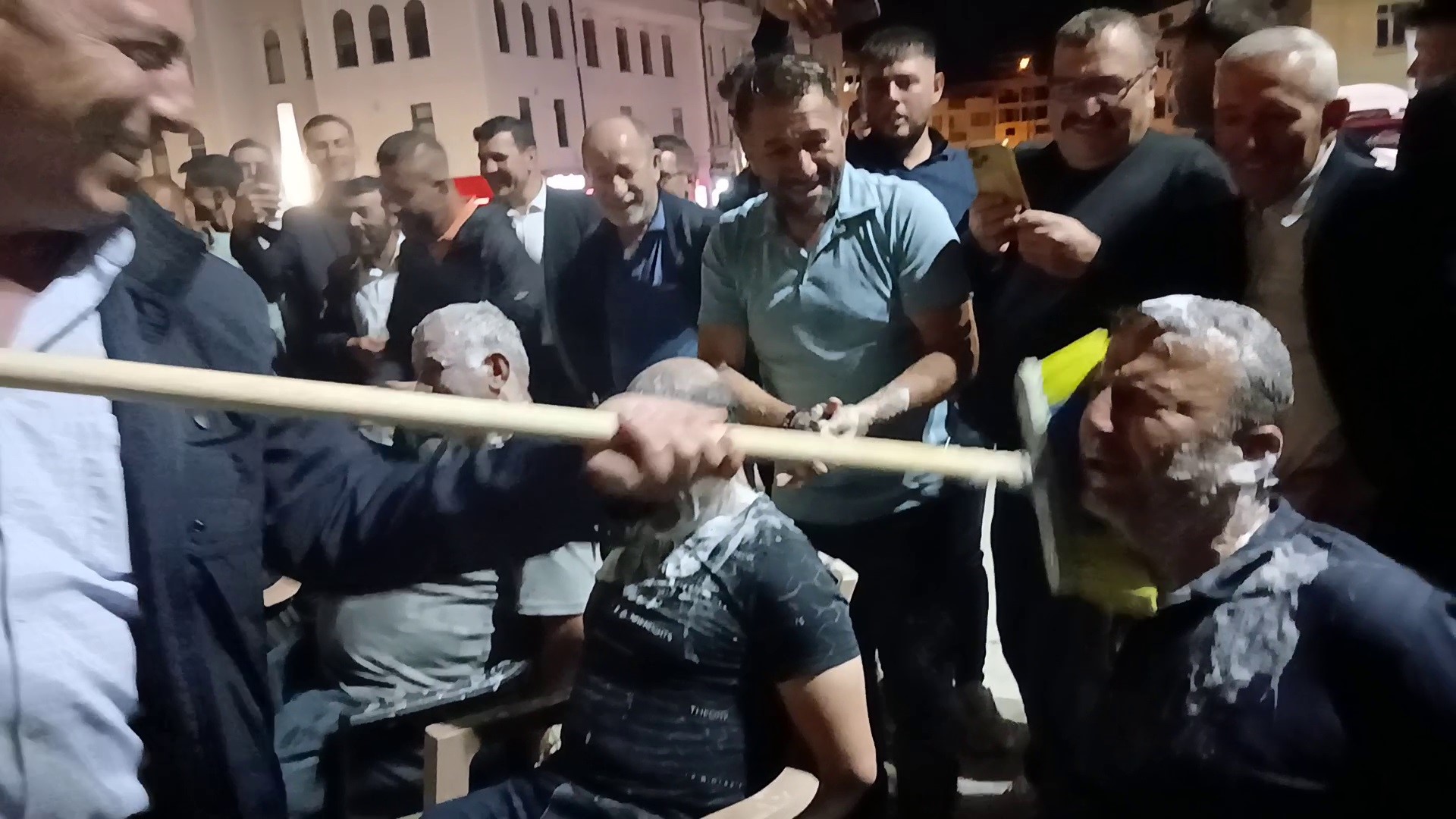 Asırlık gelenek damadın yakınlarına zor anlar yaşattı