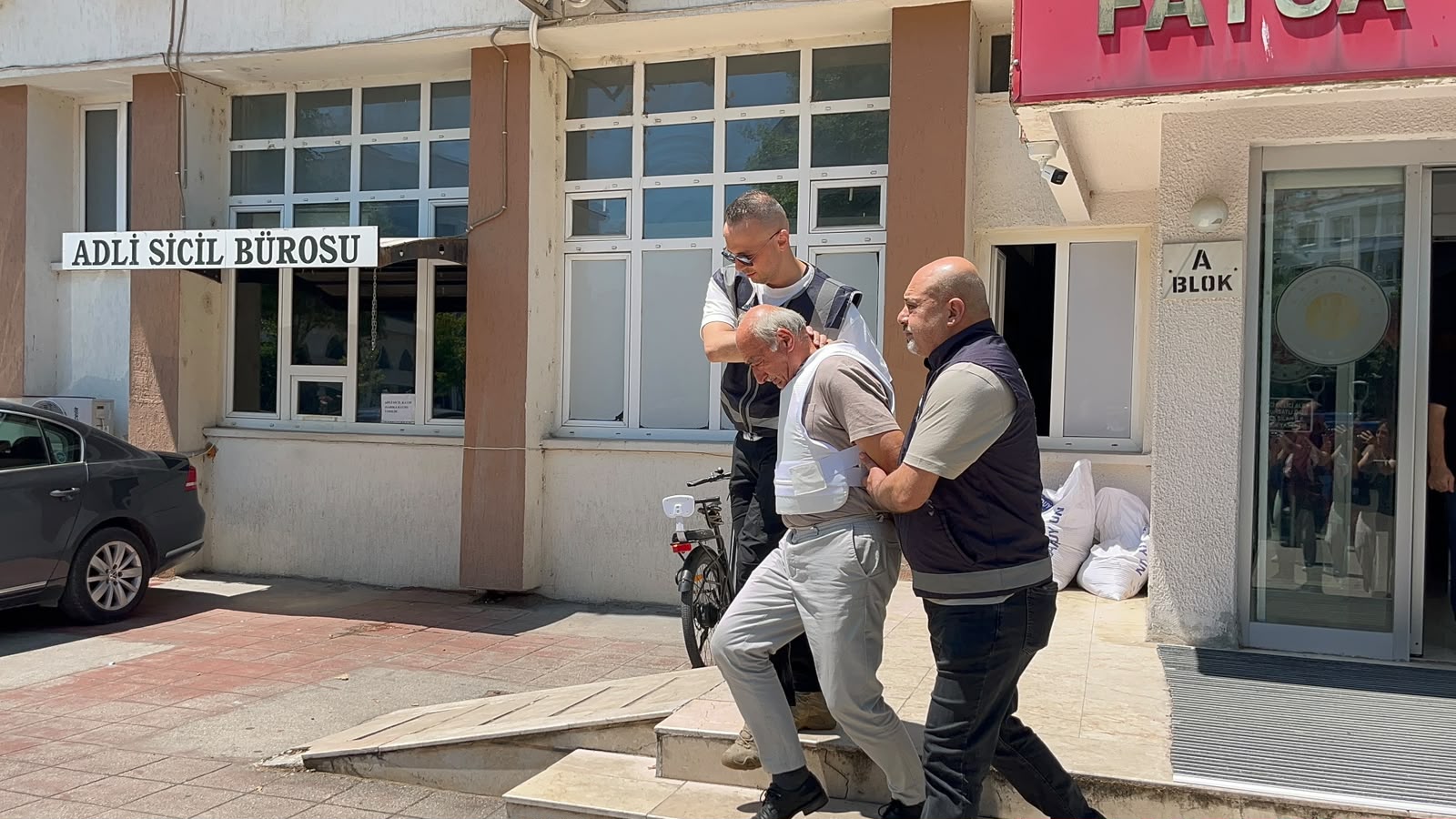 Ağabeyi, yengesi ve yeğenini öldüren şüpheli, tutuklandı