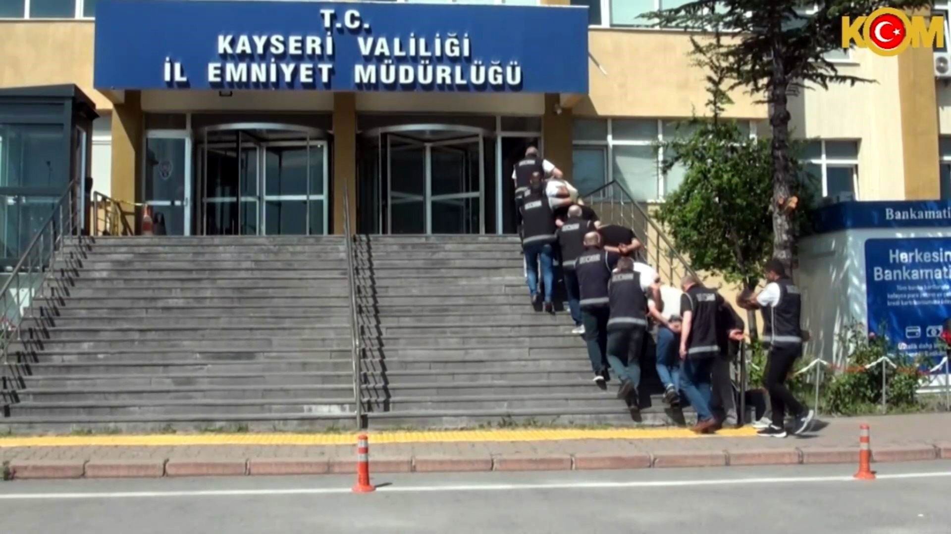 Ehliyet sınavındaki usulsüzlük iddiasına 15 tutuklama