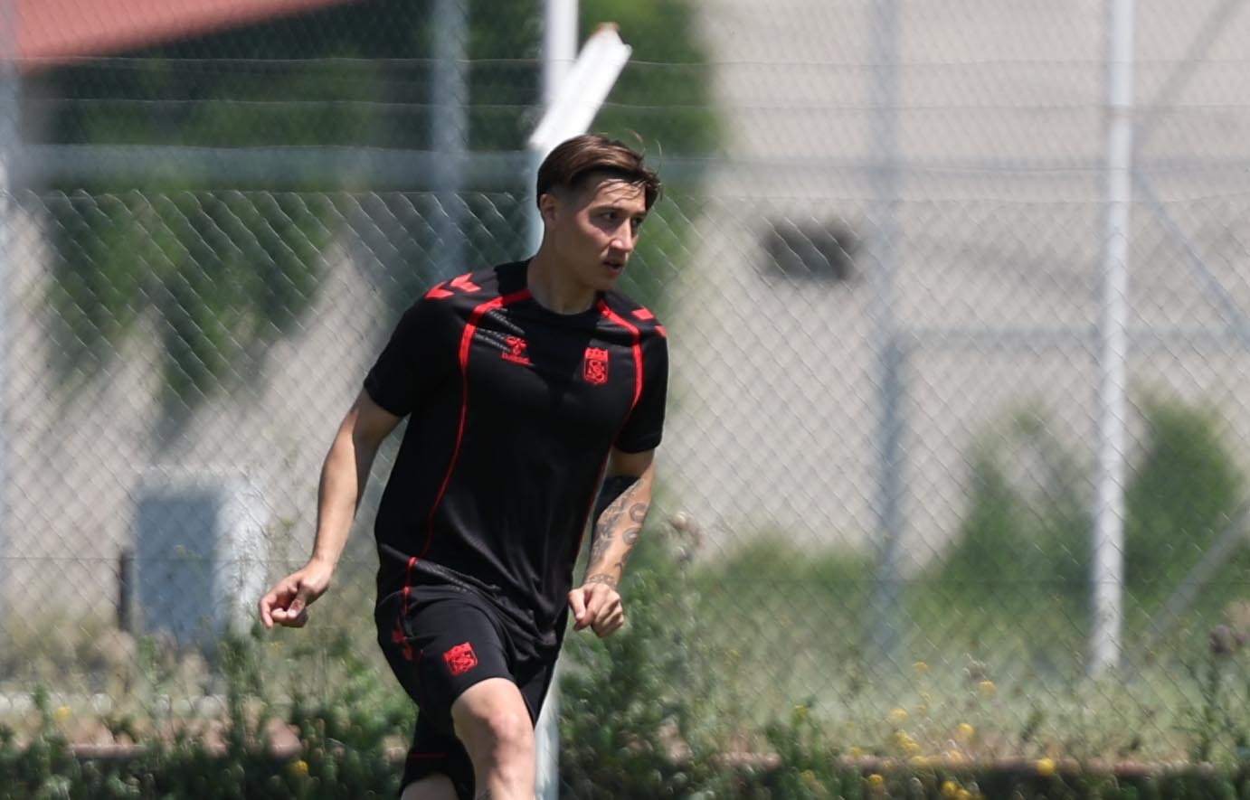 Sivasspor'un stoperi Mert Çelik, yeniden Süper Lig'e döneceklerine inanıyor