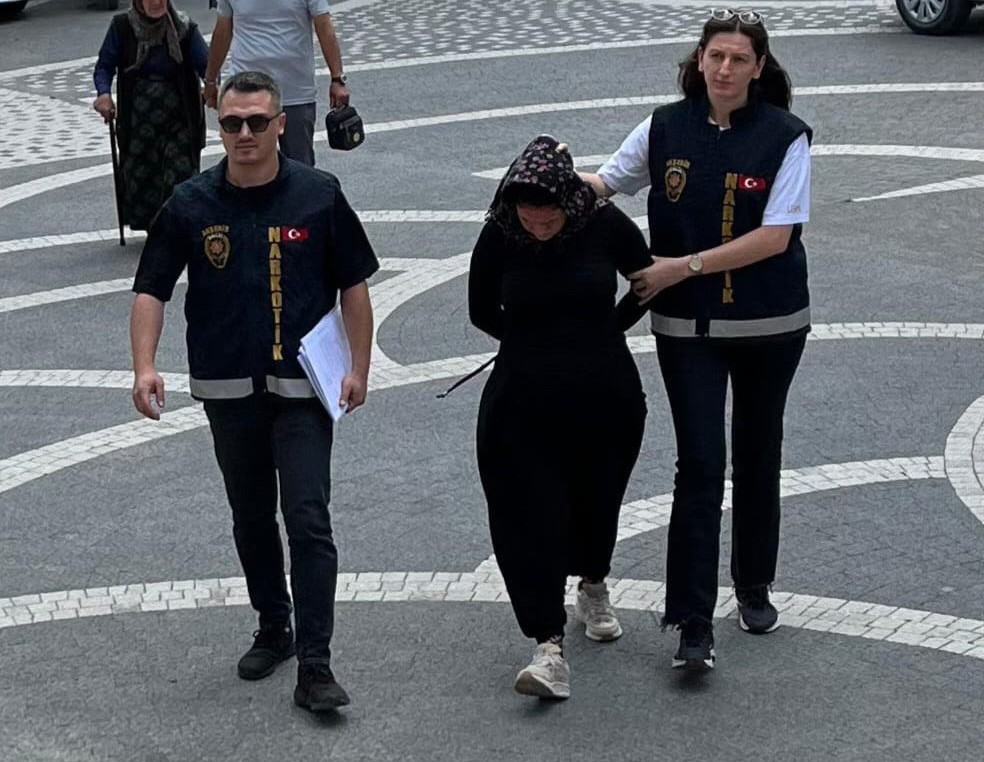 Tutuklu oğlunu ziyarete gitti, üzerinden 18 uyuşturucu hap çıktı