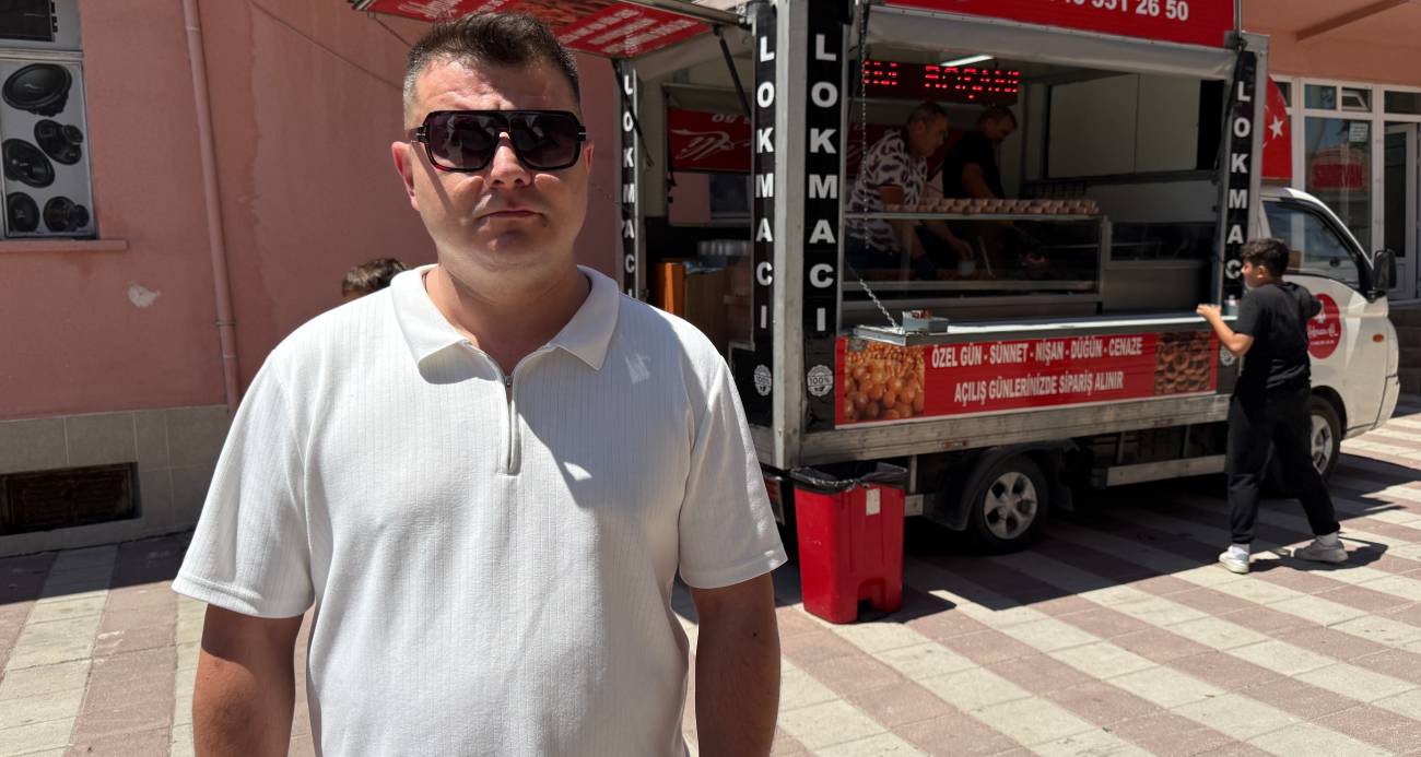Boşanmasını lokma dağıtarak kutladı