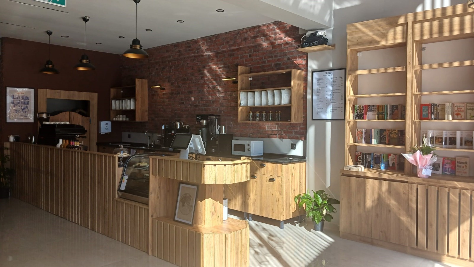 Cumhuriyet Üniversitesi kampüsünde yeni nesil kütüphane-kafe