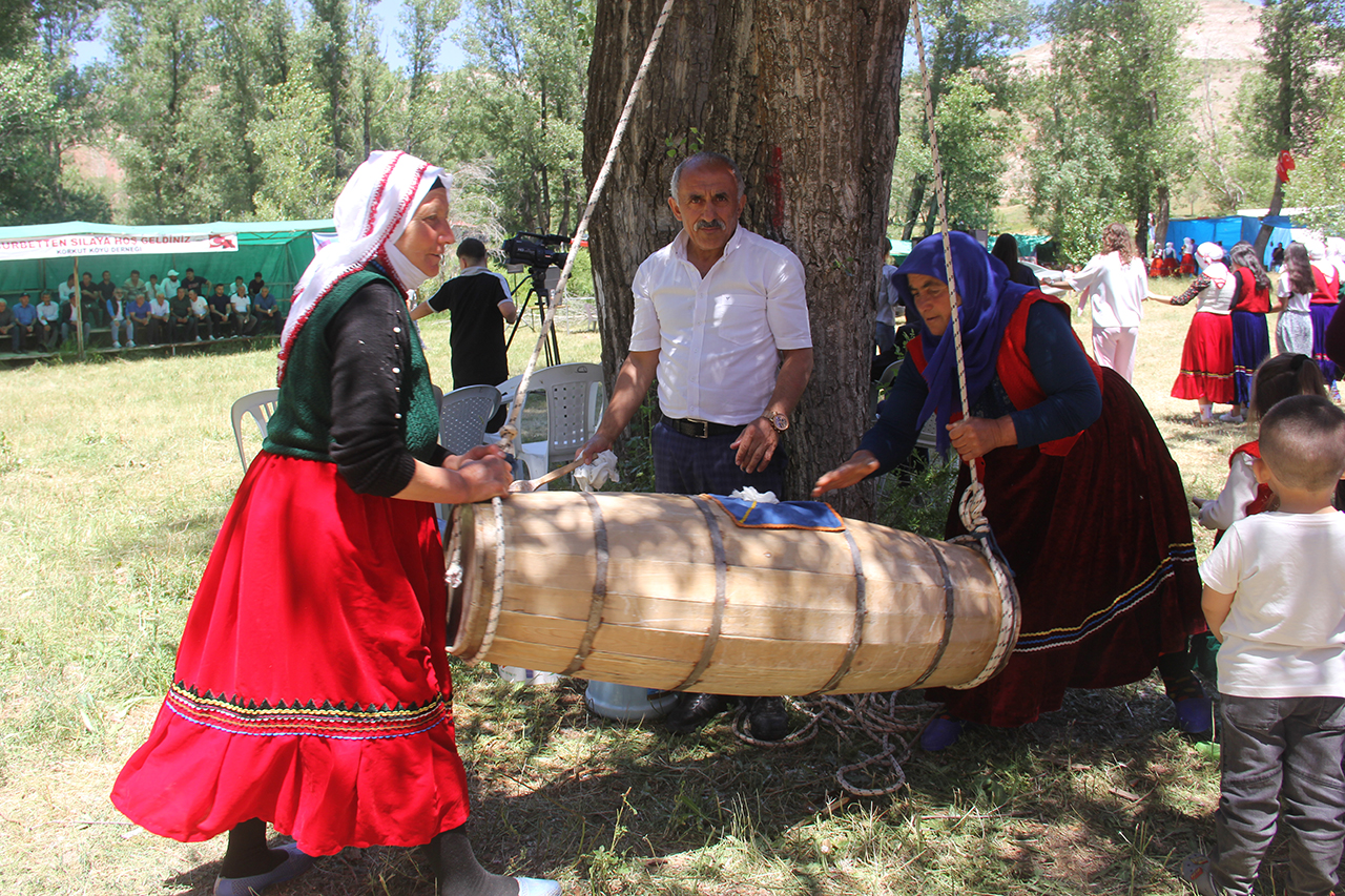 Zara’da festival coşkusu: Korkut Köyü’nde birlik ve beraberlik rüzgarı esti!