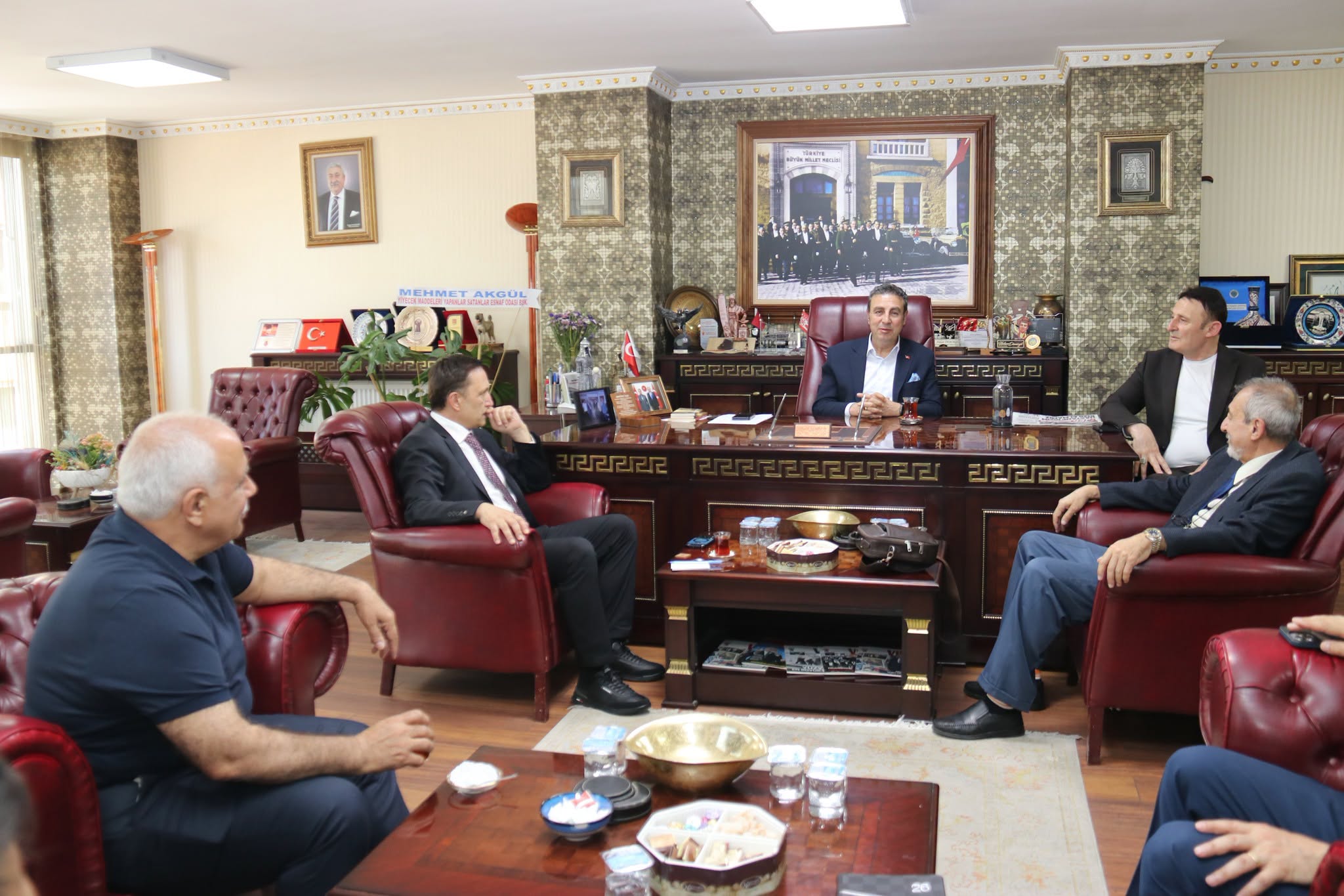 Selçuk Geçer ve parti kurmayları SESOB’u ziyaret etti!