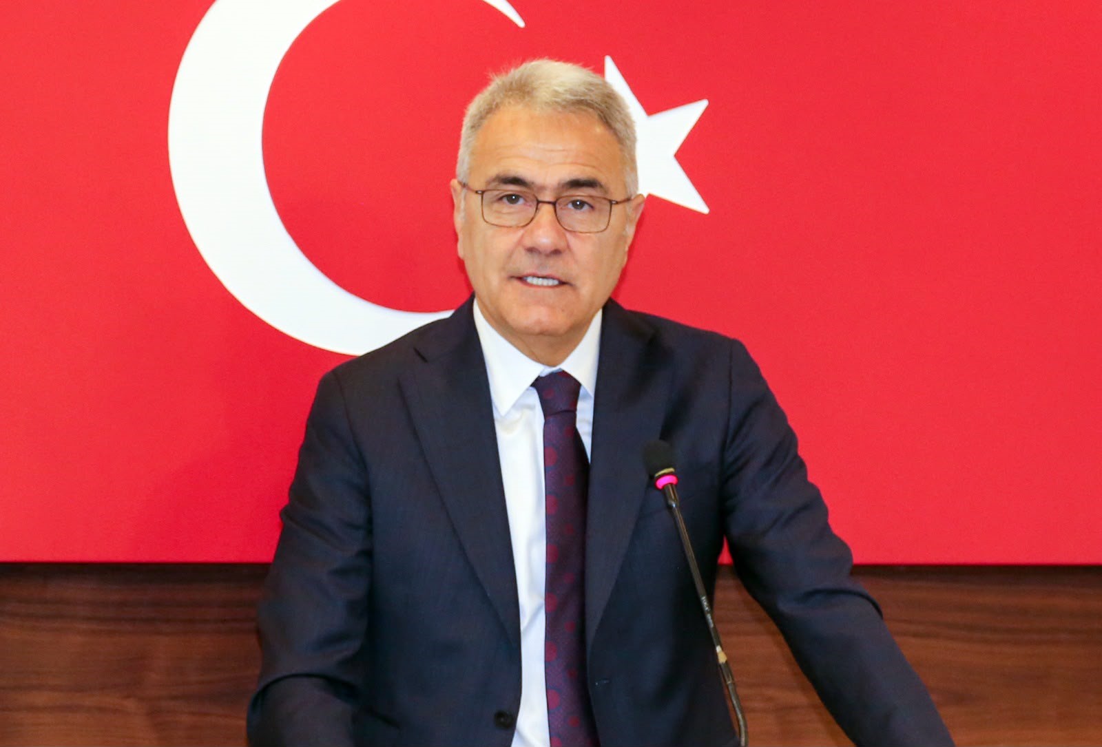 Başkan Özdemir; "kamu kurumları esnafın yanında olmalı"