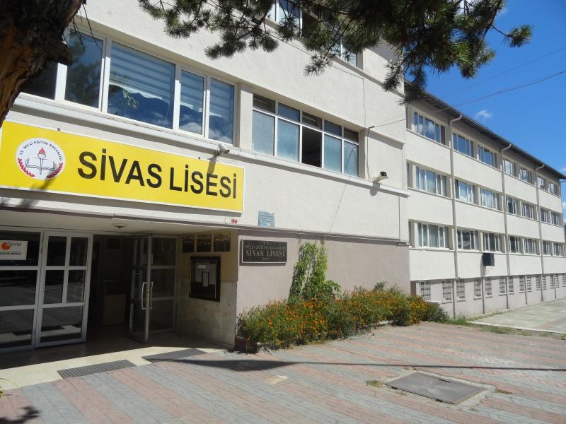 Sivas Lisesi geçici olarak taşınıyor